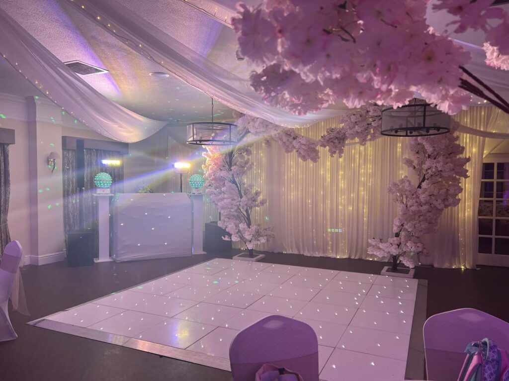 Decoration, Light Wall, Wedding Décor, Love letters, Dance floor, DJ Disco