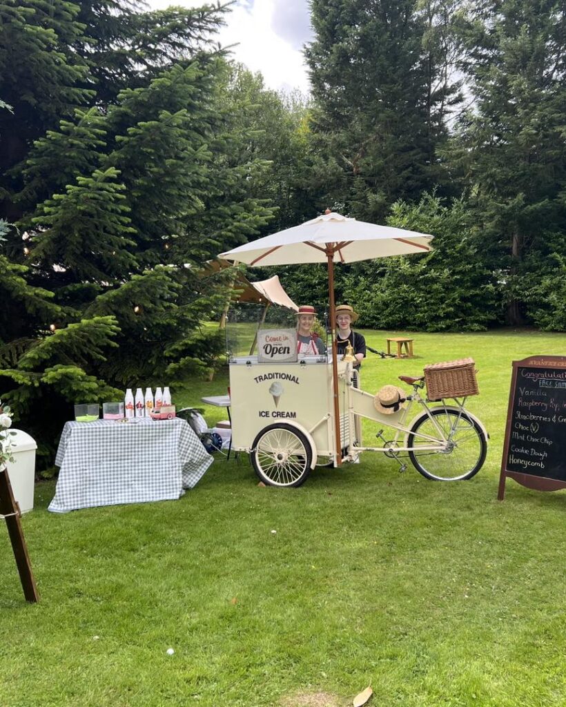 Ice cream tricycle, wedding, wedding entertainment